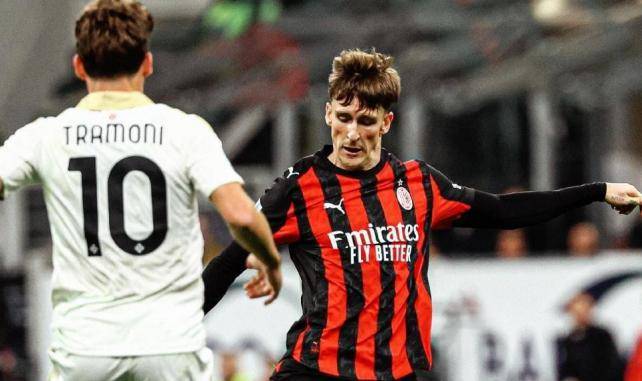 加时末段AC米兰调整名单以备欧超杯，扳平良机环节打磨，球迷炸锅，资深球员宣示担当的简单介绍